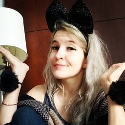 author bio headshot for jennifer stavros