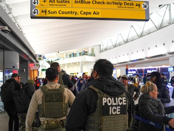 Photos-show-ICE-agents-at-US-airports-as-TSA-staffing.jpeg
