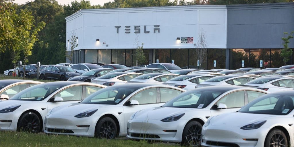 A-record-50000-unsold-Teslas-are-sitting-on-the-lot.jpeg