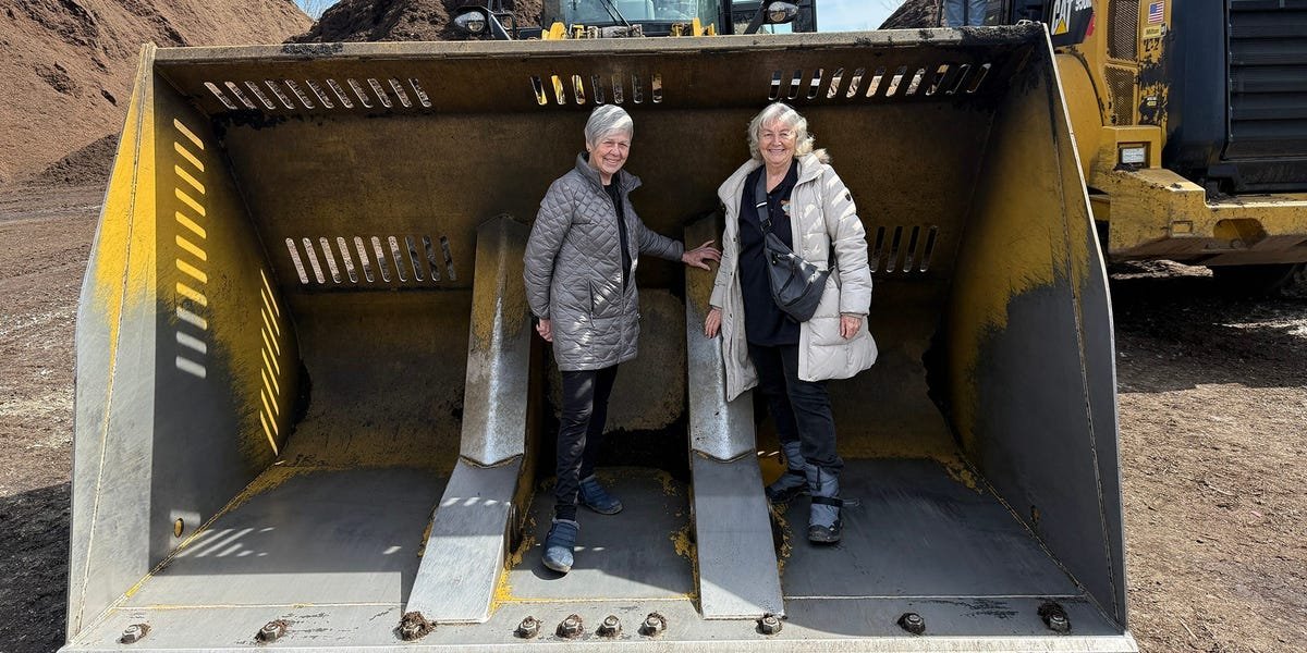 Im-a-76-year-old-retiree-who-travels-often-with-my-grandma.jpeg