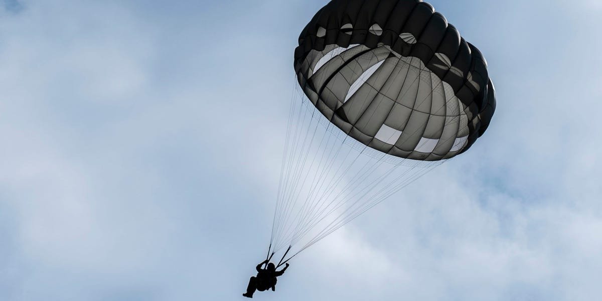 The-survival-training-that-kicks-in-after-a-US-pilot.jpeg